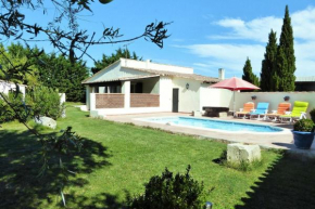 Single storey holiday home with swimming pool